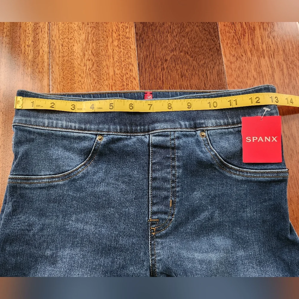 Spanx Women's Distressed Denim Legging ~Medium Wash ~SMALL **NEW - Picture 11 of 13